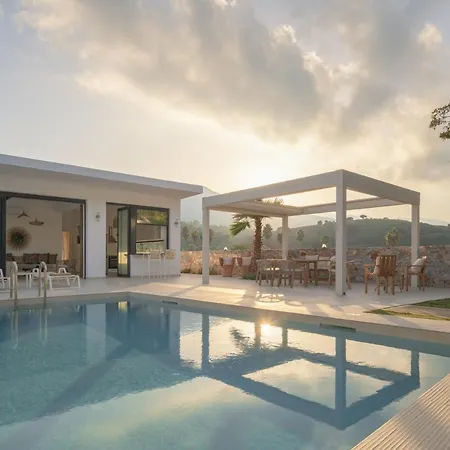Pelagias Lefka With Heated Pool *